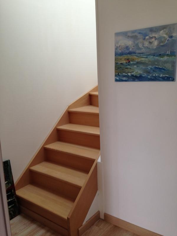 escalier d'accès vers étage 2