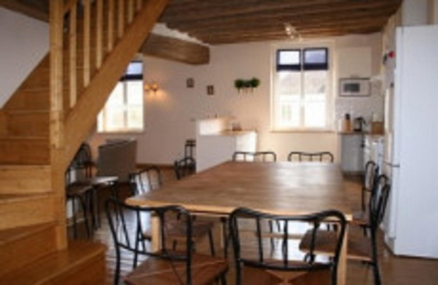coin repas avec table extensible pour 10 personnes