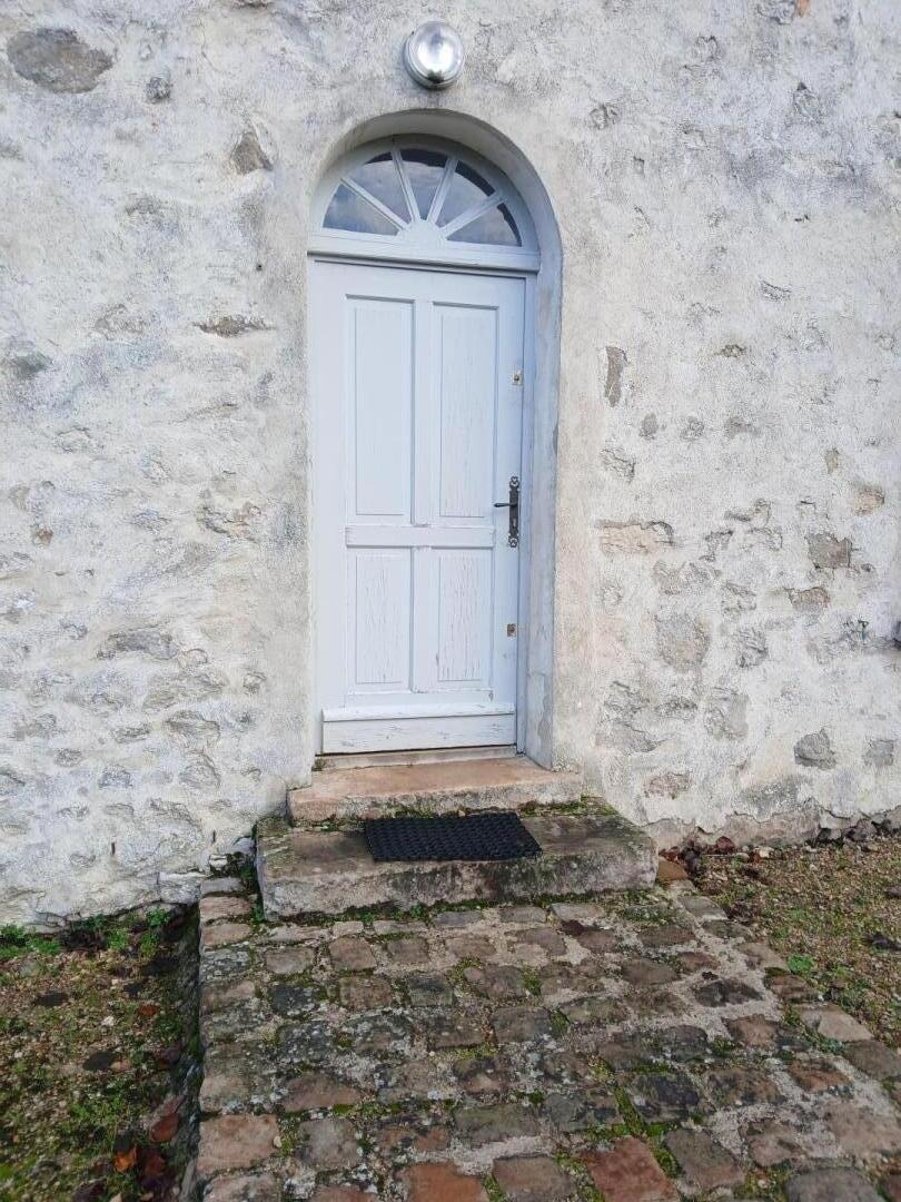 porte et marches de l'entrée