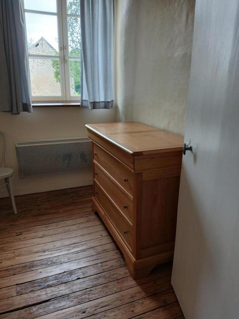 chambre 1 avec grande commode