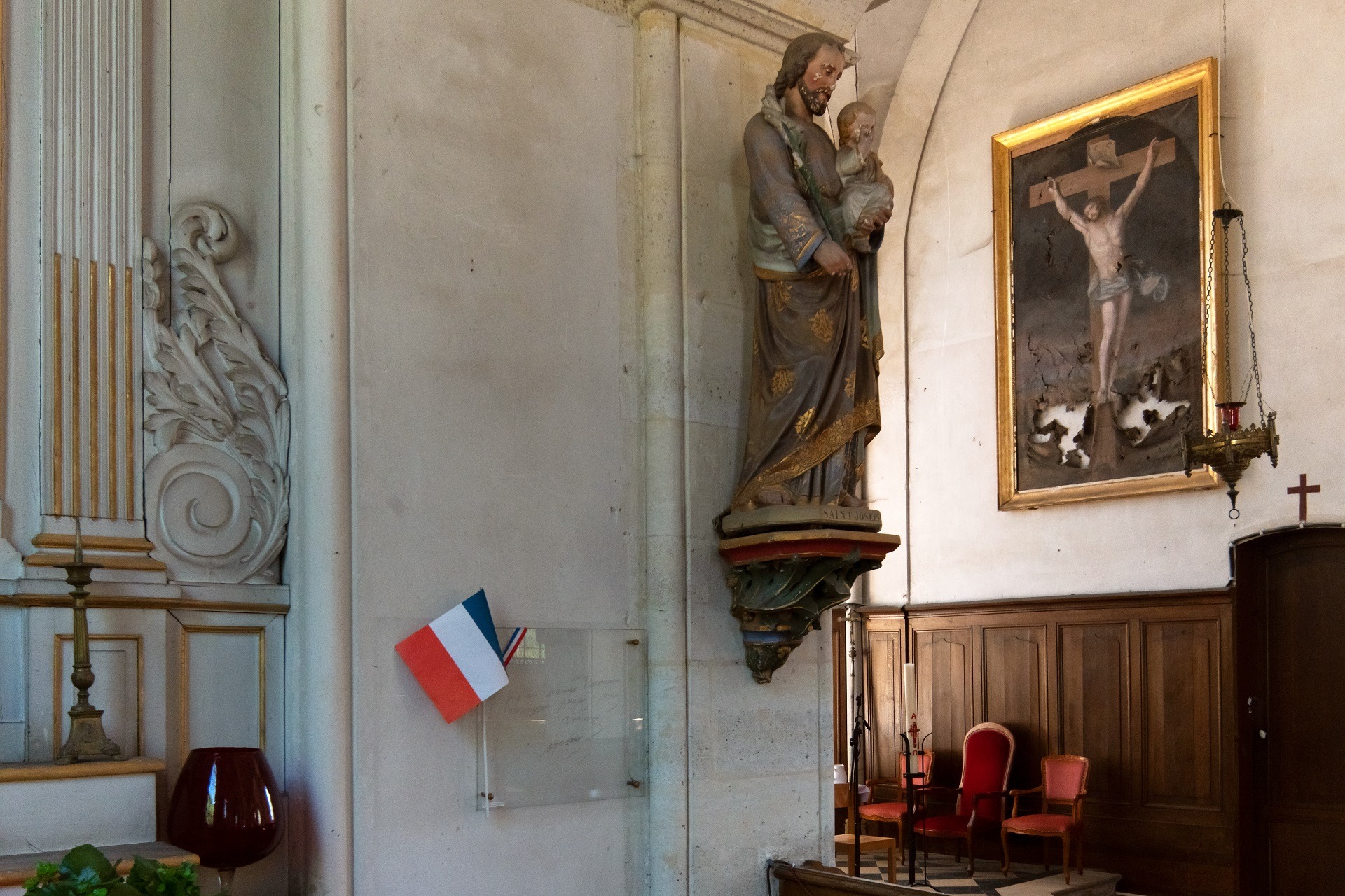 Eglise de Chauconin-Neufmontiers - Gravure de soldat de 1914 sur le mur intérieur