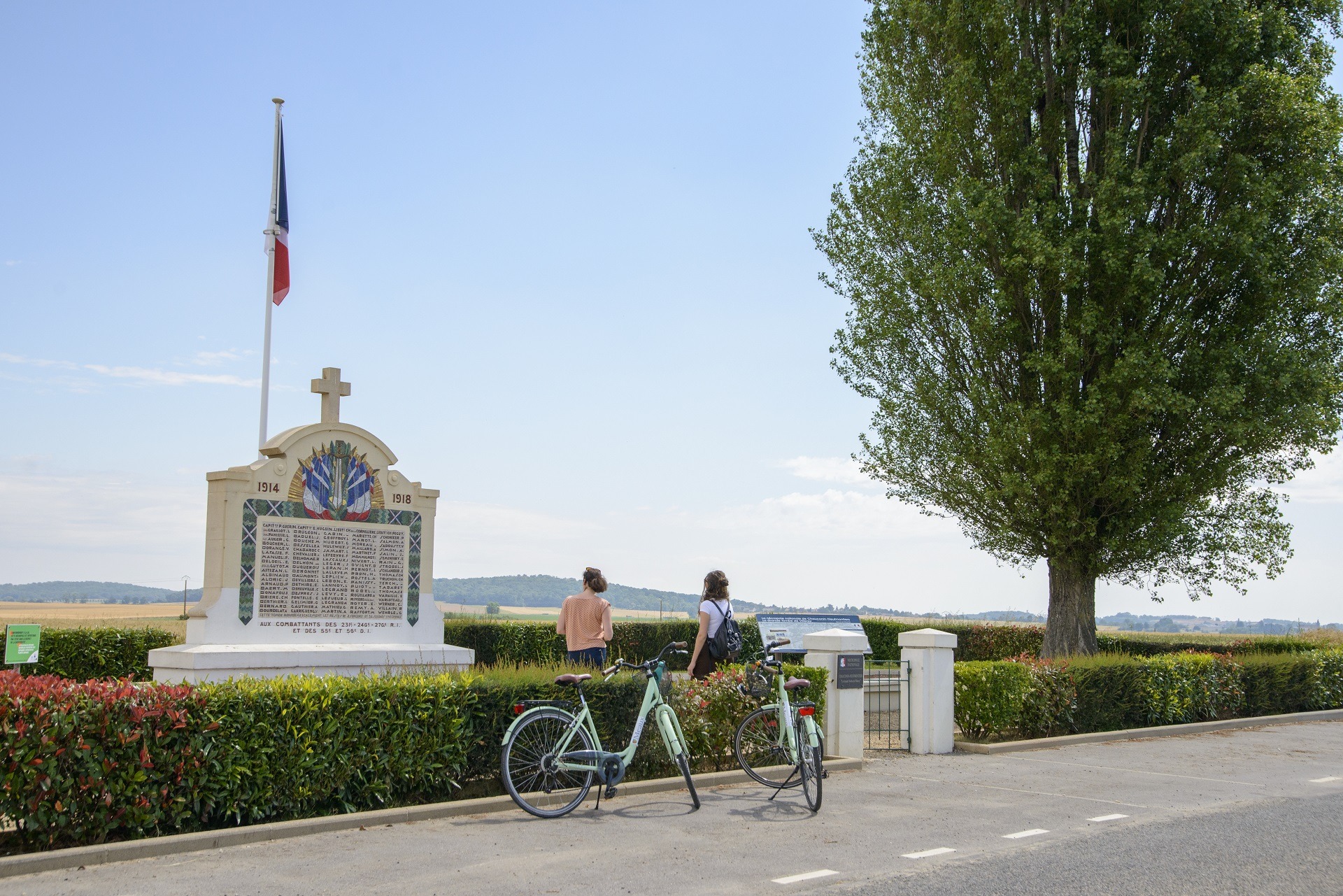 Grande tombe de Chauconin-Neufmontiers à vélo