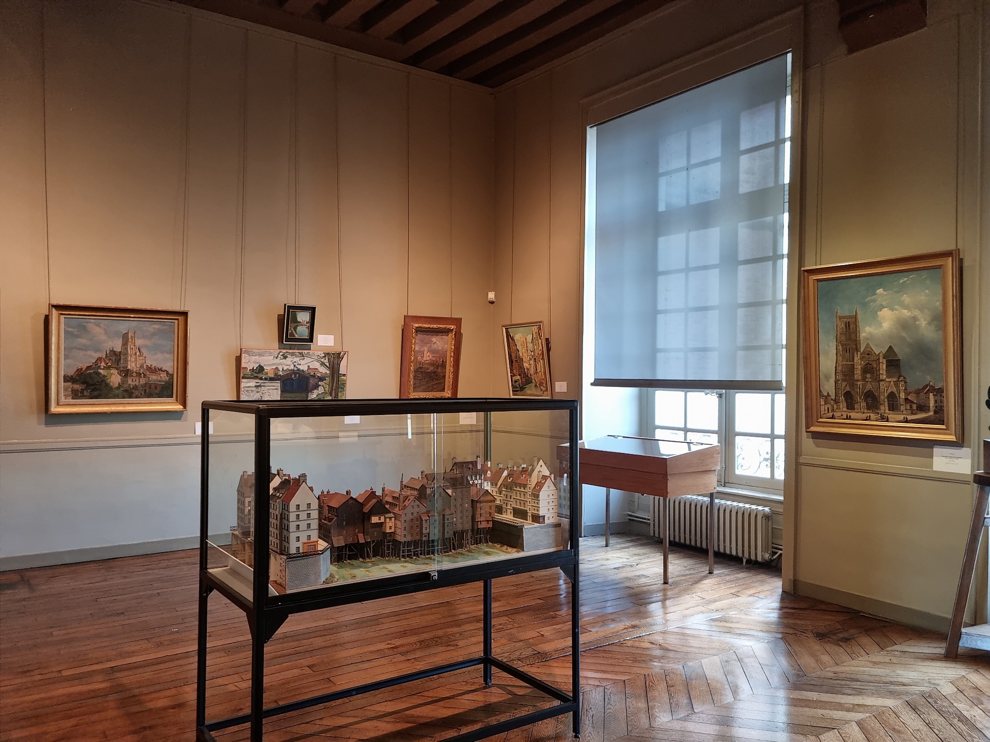Salle du musée Bossuet